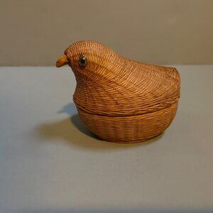 Vintage Wicker Woven Chicken Basket base and lid